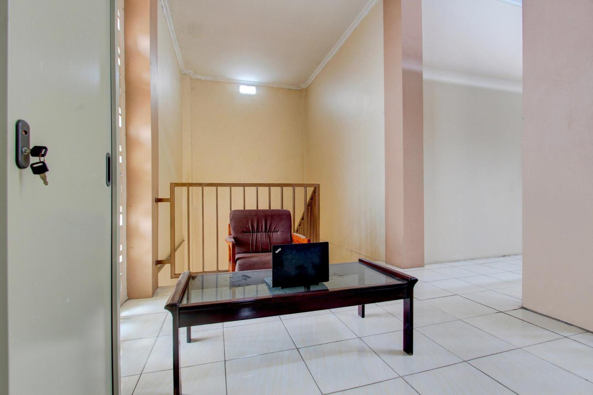 Spot On 93245 Guest House Mulia Dua Syariah Klaten Bagian luar foto