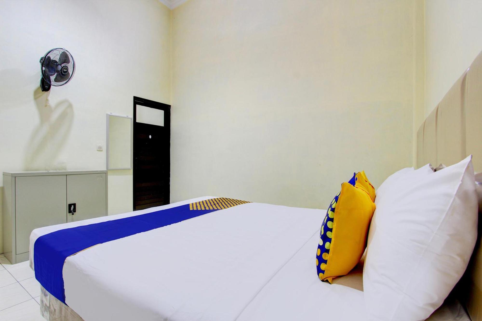 Spot On 93245 Guest House Mulia Dua Syariah Klaten Bagian luar foto