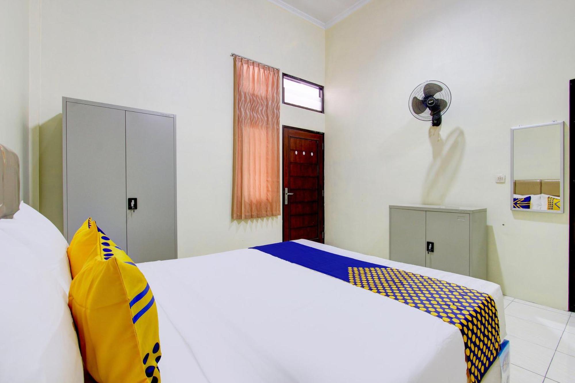 Spot On 93245 Guest House Mulia Dua Syariah Klaten Bagian luar foto