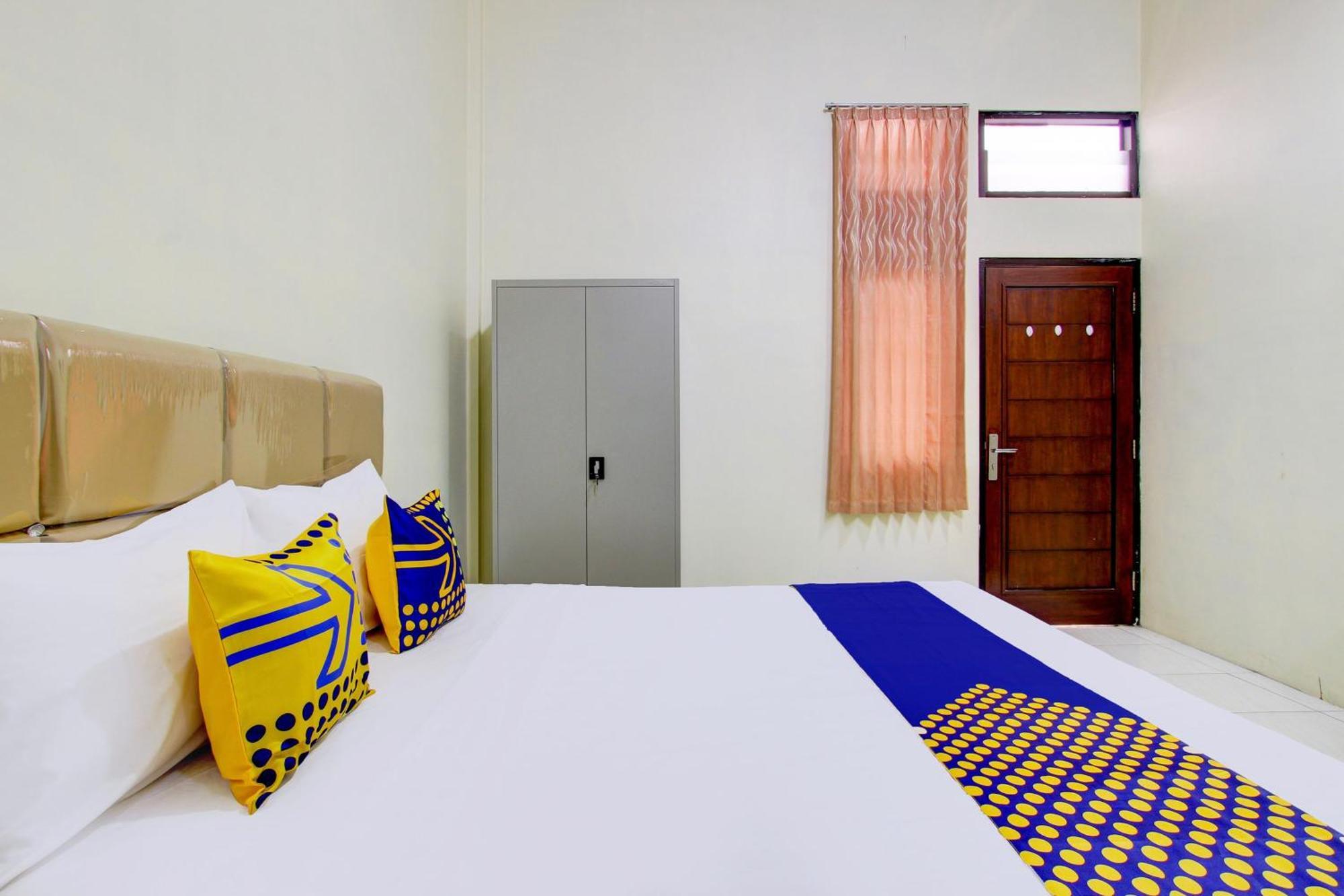 Spot On 93245 Guest House Mulia Dua Syariah Klaten Bagian luar foto