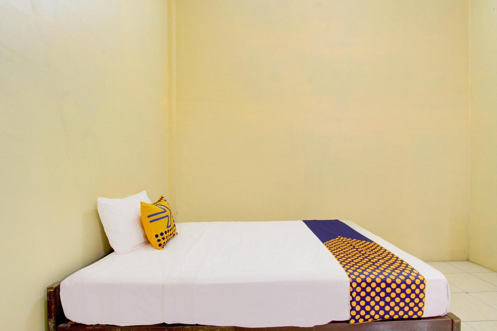 Spot On 93245 Guest House Mulia Dua Syariah Klaten Bagian luar foto