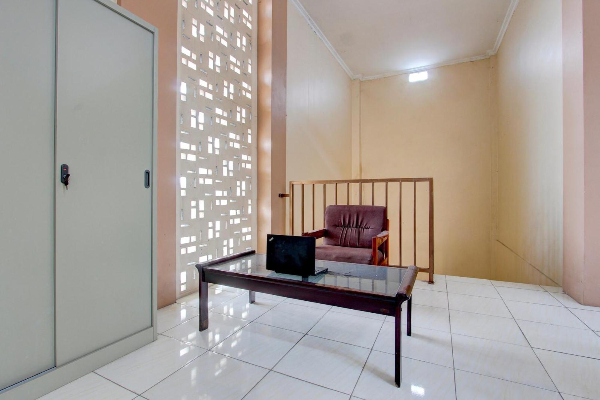 Spot On 93245 Guest House Mulia Dua Syariah Klaten Bagian luar foto