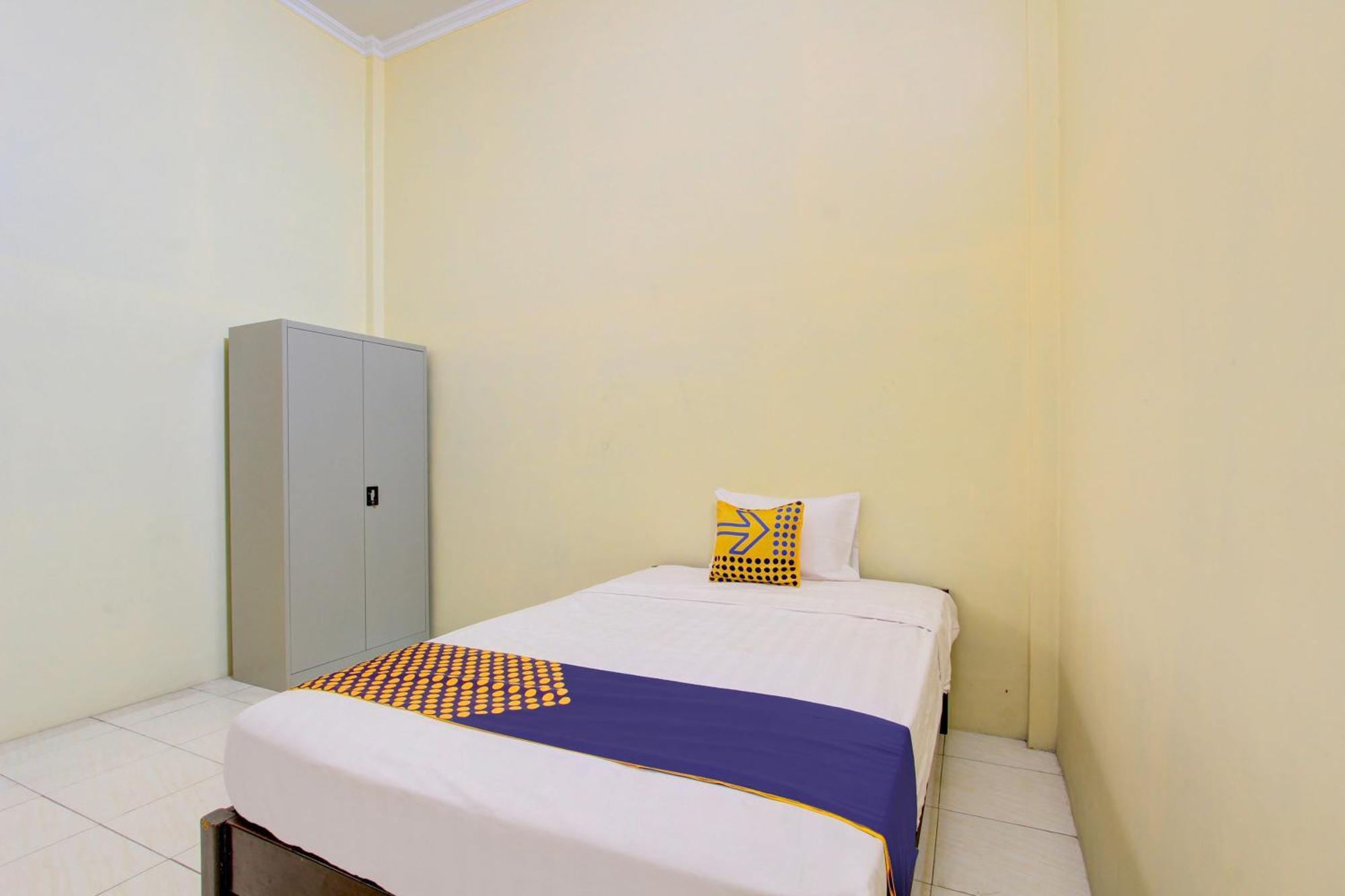 Spot On 93245 Guest House Mulia Dua Syariah Klaten Bagian luar foto