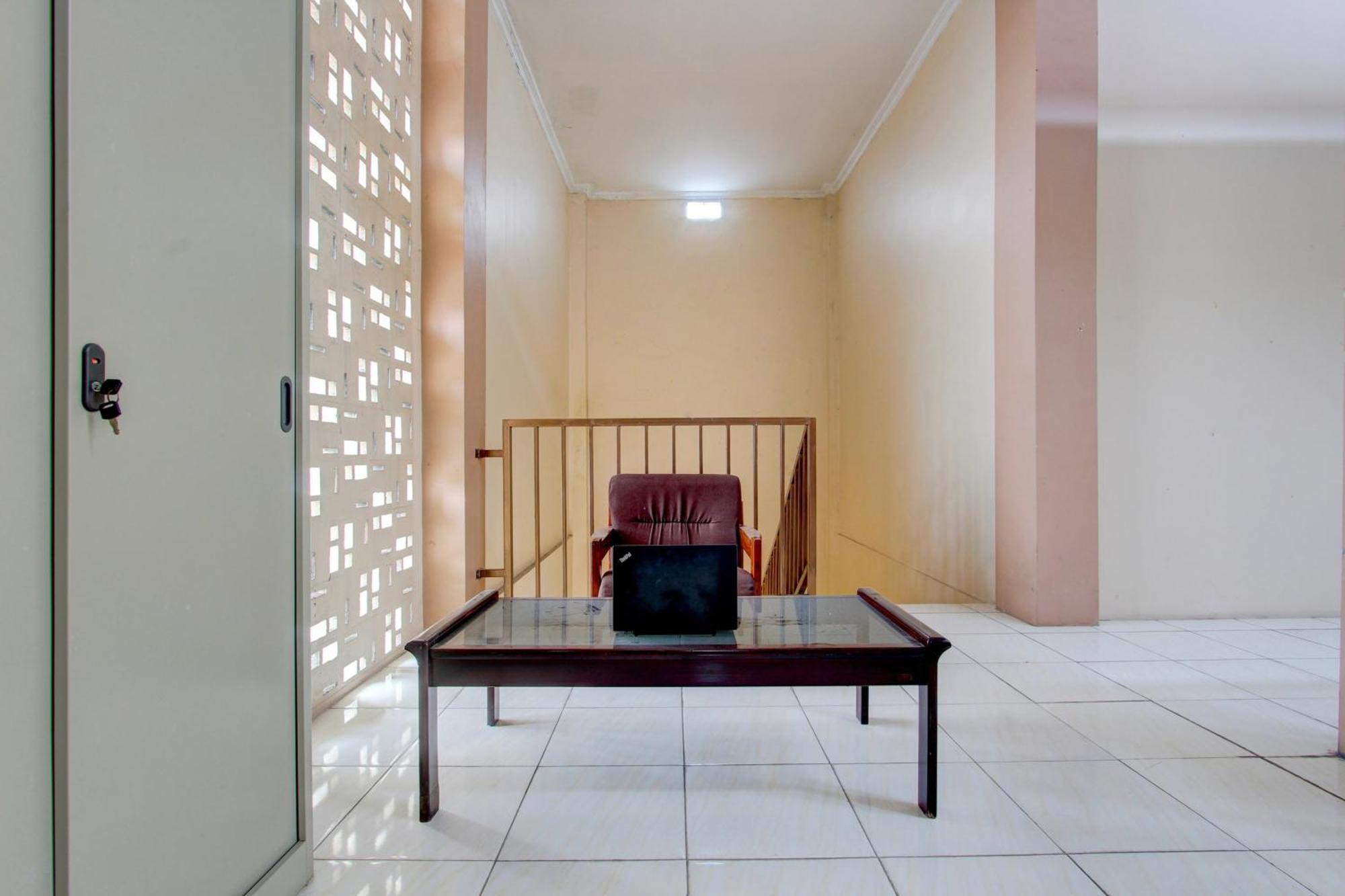 Spot On 93245 Guest House Mulia Dua Syariah Klaten Bagian luar foto