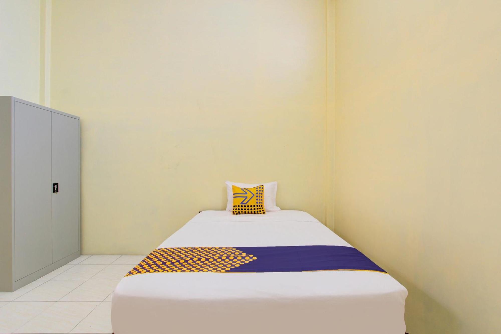 Spot On 93245 Guest House Mulia Dua Syariah Klaten Bagian luar foto